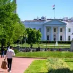 Trump apără un contract de 17,4 milioane dolari acordat fără licitație unei firme favorite