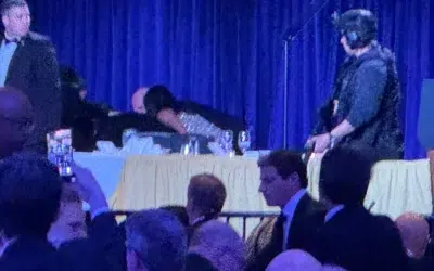 Atac armat la Cina Corespondenților de la Casa Albă. Trump a fost evacuat de urgență