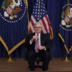 Donald Trump amenință direct că îl va demite pe șeful Rezervei Federale