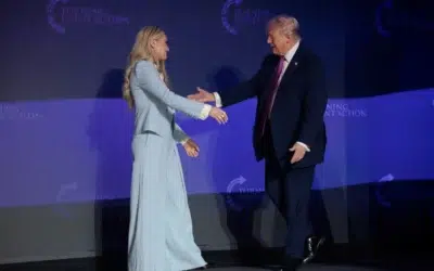 Erika Kirk, pe scenă cu Trump după amenințări grave la adresa sa