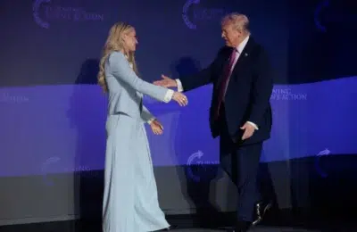 Erika Kirk, pe scenă cu Trump după amenințări grave la adresa sa