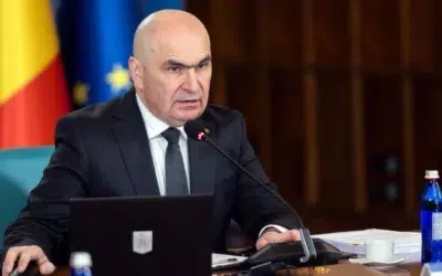 Guvernul Bolojan supraviețuiește peticit la mai puțin de un an de la instalare