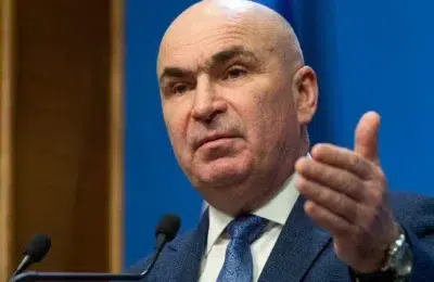 Ce se întâmplă după moțiune. Anunțul lui Bolojan despre viitorul PNL