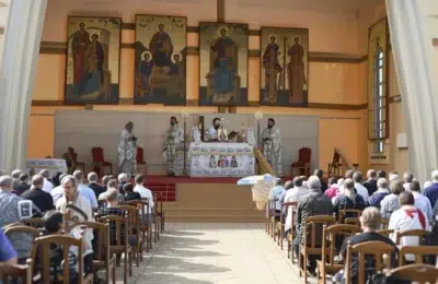 Izvorul Tămăduirii 2026 pică pe 17 aprilie și are tradiții care se respectă