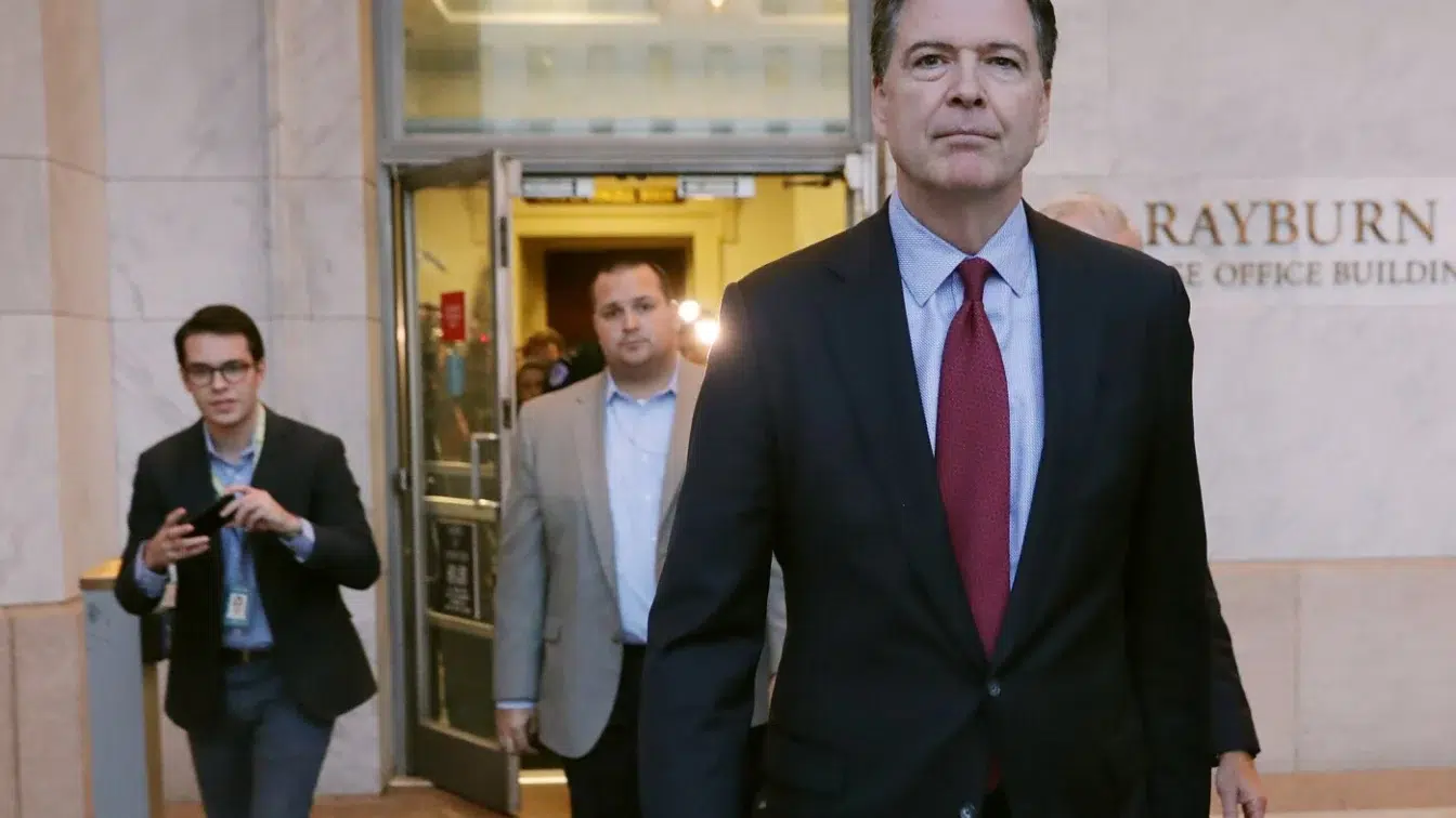 Fostul șef FBI James Comey pus din nou sub acuzare pentru postarea cu numărul 8647