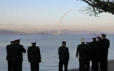 Kim Jong Un a supervizat lansarea de rachete anti-navă de pe un nou distrugător