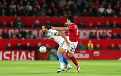 Lisandro Martinez, eliminat pentru 3 etape după ce l-a tras de păr pe un adversar