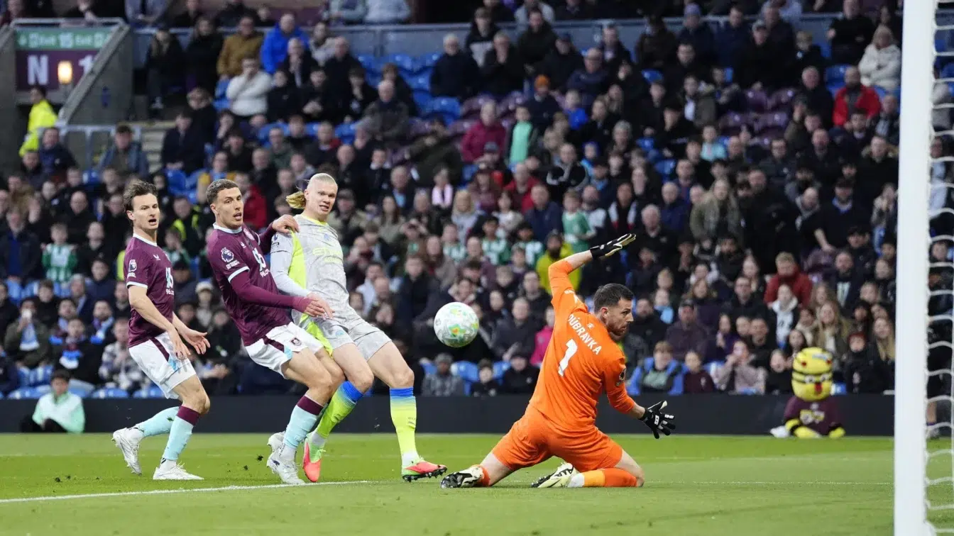 Manchester City urcă pe primul loc după golul 35 al lui Haaland care retrogradează Burnley