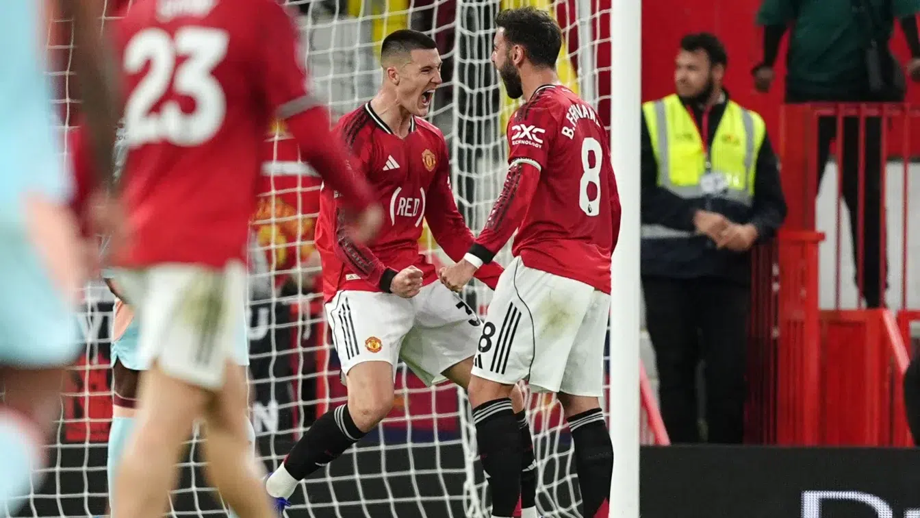 Manchester United bate Brentford cu 2-1, Fernandes la o pasă de recordul istoric