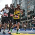 Peste 29.000 de alergători au terminat Maratonul din Boston, unii cărați pe brațe