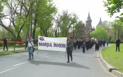 În Timişoara un marș al Învierii a reunit mii de credincioși într-un spectacol unic