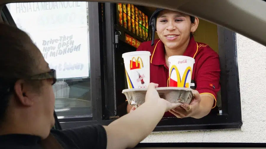 McDonald’s aduce meniul sub 3 dolari dar elimină o ofertă îndrăgită