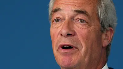 Donația de 5 milioane de lire pentru Nigel Farage îl trimite în fața comisiei de etică