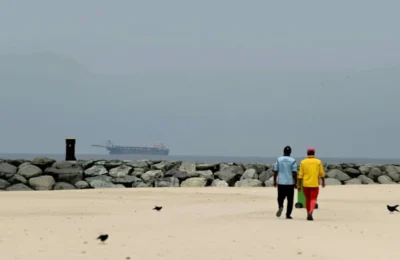 Dacă SUA trimit 10.000 de soldați în regiune, Iranul suspendă exporturile cheie de produse petrochimice