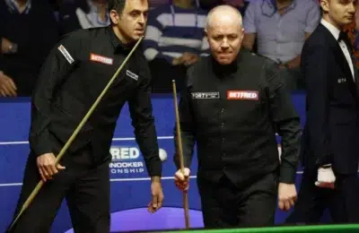 Ronnie O’Sullivan începe lupta pentru titlul 8 la Crucible contra lui John Higgins