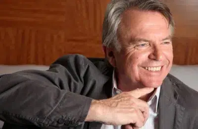 Sam Neill la vârsta 78 de ani, a fost vindecat de cancer prin terapia CAR-T
