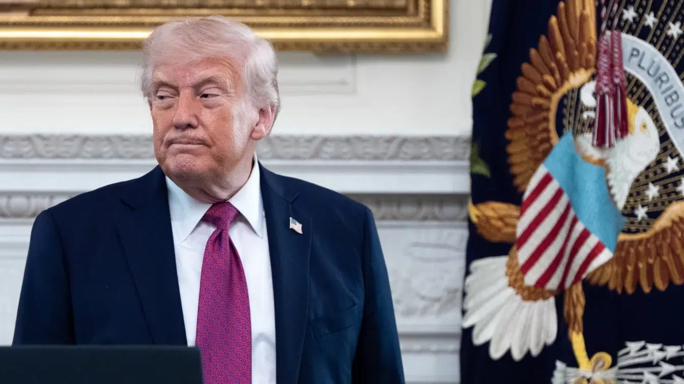 Iranul declară Strâmtoarea Hormuz imposibil de redeschis, 31 de nave întoarse din drum