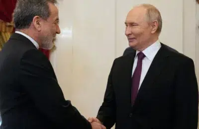 Trump analizează propunerea Iranului de a redeschide Strâmtoarea Hormuz