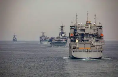 Un sfert din petrolul lumii, blocat în Strâmtoarea Ormuz după armistițiul de miercuri