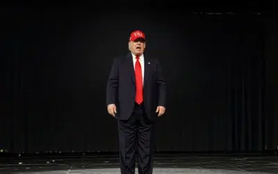 Trump amenință cu blocarea Strâmtorii Ormuz și duce barilul de petrol la 148 de dolari