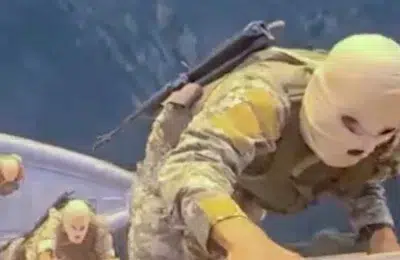 Trump ordona Marinei SUA sa scufunde ambarcatiunile iraniene din Stramtoarea Ormuz