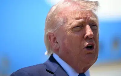 Trump organizează un eveniment crypto VIP în timp ce moneda sa s-a prăbușit cu 95%