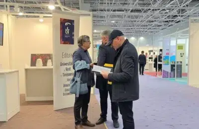Vânzările de carte au scăzut cu 50% după ce Guvernul a majorat TVA la 11%