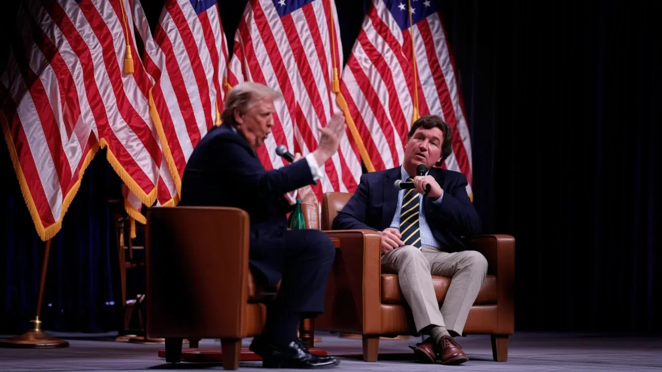 Tucker Carlson îl numește sclav pe Trump care nu poate lua propriile decizii