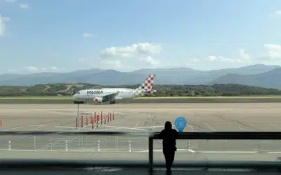 Compania Volotea cere 14 euro în plus pasagerilor, chiar și cu biletul plătit