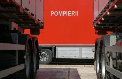 La Jilava traficul este blocat după ce un camion cu grâu a lovit glisiera