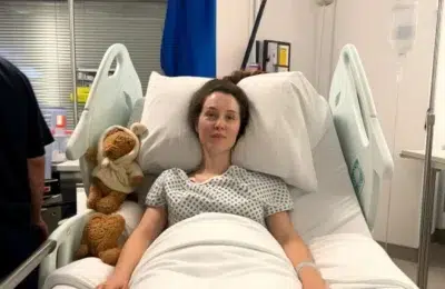 O tânără de 26 de ani a paralizat subit. Paramedicii au crezut că e un atac de panică