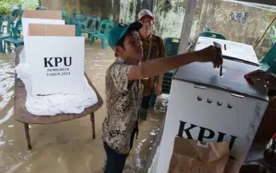 Avertismentul de Ziua Pământului  este că 26 de alegeri au fost amânate din cauza fenomenelor extreme