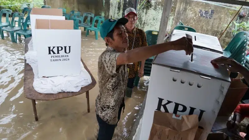 Avertismentul de Ziua Pământului  este că 26 de alegeri au fost amânate din cauza fenomenelor extreme