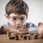 Agenția Națională pentru Plăți și Inspecție Socială (ANPIS) a virat  peste 1,9 miliarde de lei pentru alocații și burse luna în aprilie 2026