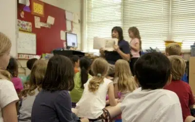 Alocația ar putea scădea la 100 de lei. Cum pot primi elevii 350 de lei pe lună