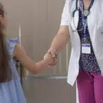 OMS dezvăluie pericolul ascuns al antibioticelor la copii