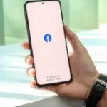 Un antreprenor pierde 763 de euro zilnic după ce Facebook i-a blocat contul