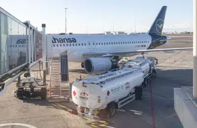 Lufthansa anulează 20.000 de zboruri din cauza prețului la combustibilul de avion