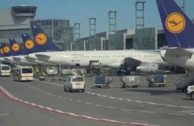 Lufthansa Group este nevoită să anuleze 20.000 de zboruri, în această vară, din cauza scumpirii combustibilului