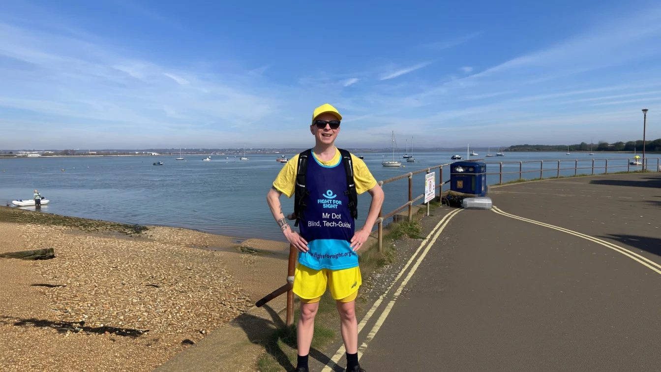 Un artist nevăzător aleargă la maraton ghidat de 100 de voluntari prin ochelari AI