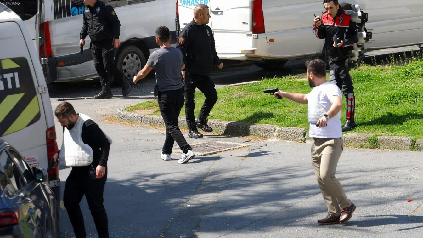 Un mort și patru răniți în atacul armat de la consulatul israelian din Istanbul