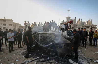 Un atac israelian în Gaza ucide 10 persoane lângă o școală-adăpost