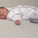 În Prahova un tată a fost arestat după ce și-ar fi ucis bebelușul de 2 luni