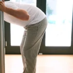 Un bărbat și-a ținut mama moartă în congelator 2 ani pentru a-i încasa pensia