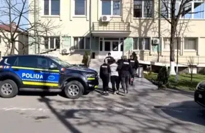 În Caracal doi bărbați au fost plasați sub control judiciar, pentru 60 de zile, pentru că au lăsat să moară un câine