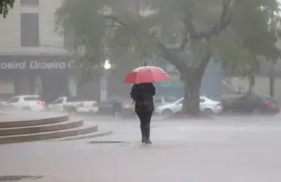 Ciclonul mediteranean lovește România,  ANM anunță vijelii de 80 km/h cu ploi și ninsori