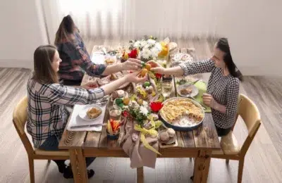 Chiar dacă 7 milioane de cozonaci au fost pe mesele românilor, tot ciorba a fost vedeta comenzilor