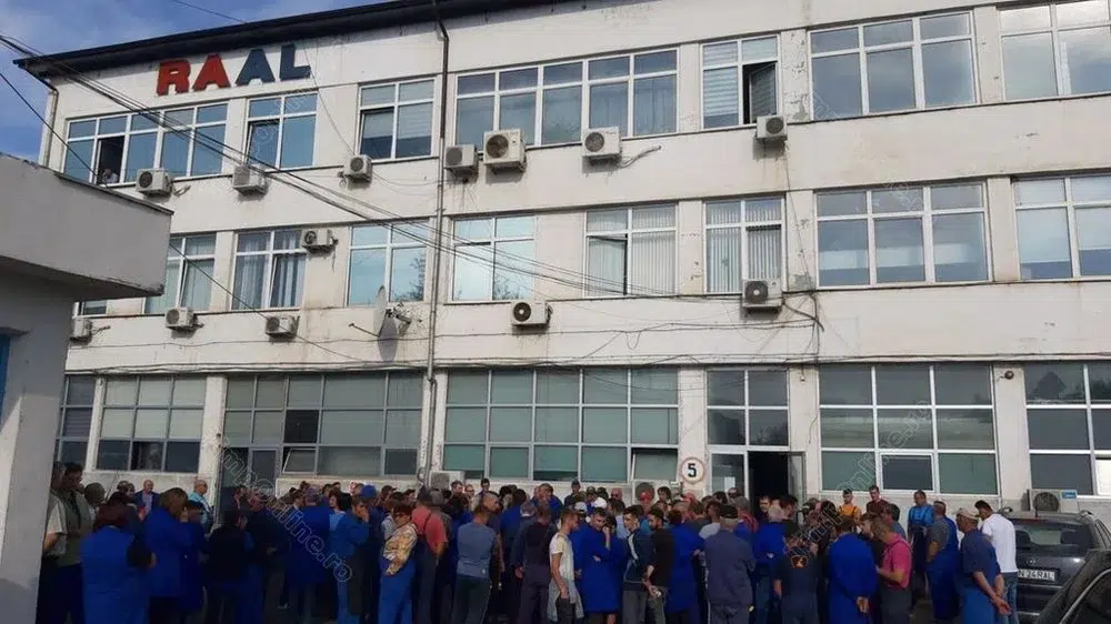 Producătorul RAAL concediază 500 de angajați în Bistrița-Năsăud