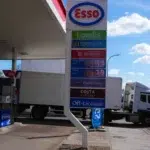 Guvernul britanic pregătește planuri de urgență după blocarea a o cincime din petrolul global