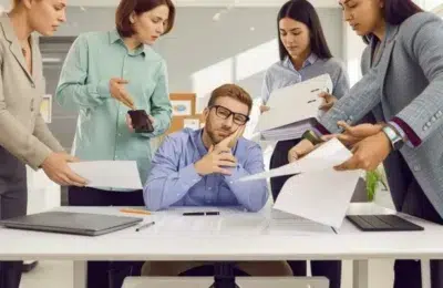 România are un cost orar al muncii de 13,6 euro, de 4 ori sub media UE